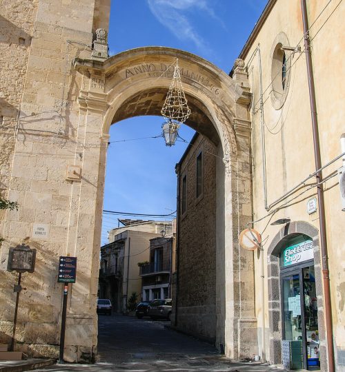 mineo porta adinolfo natale